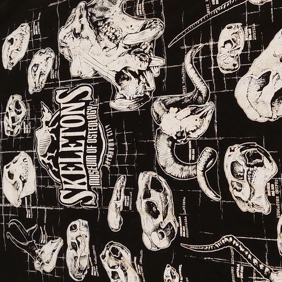 Bones tee - Picture 2 of 4